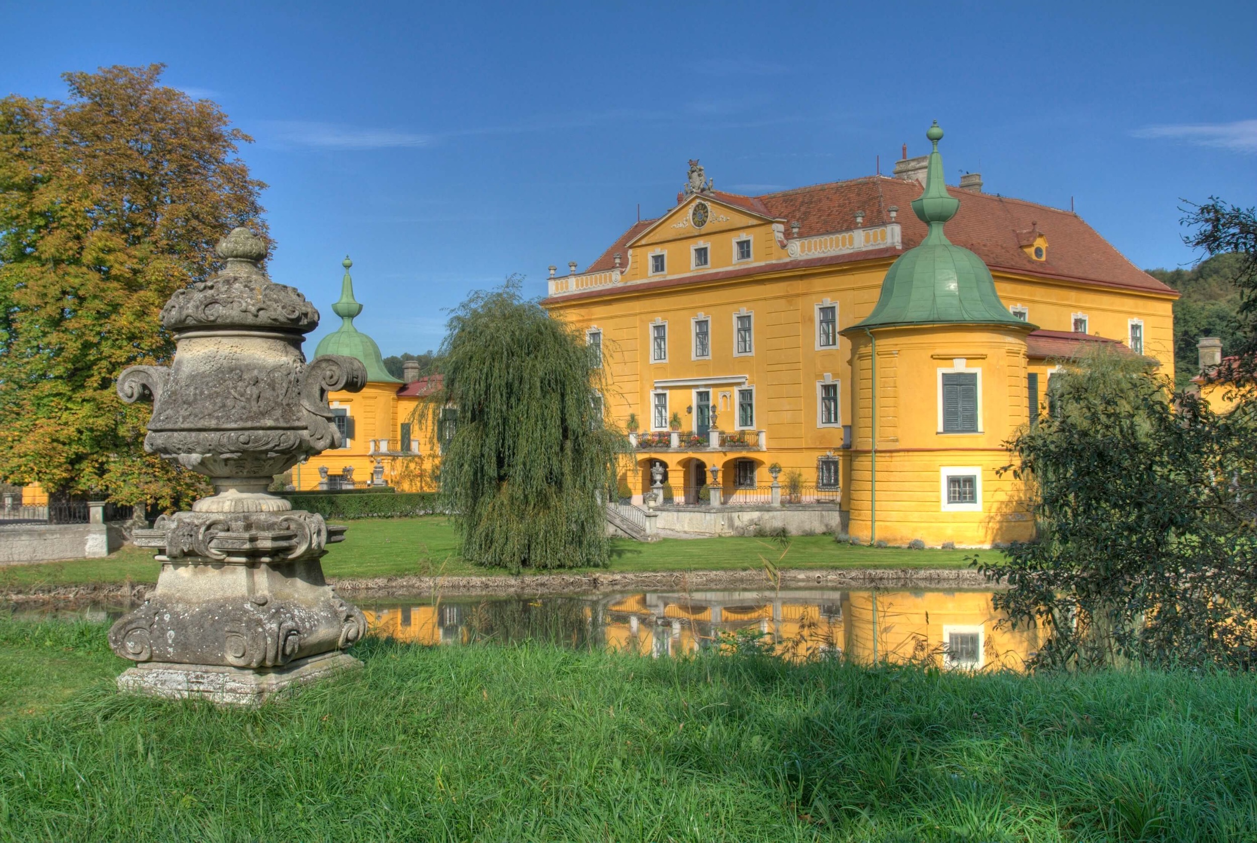 schloss wasserburg font ansicht statue
