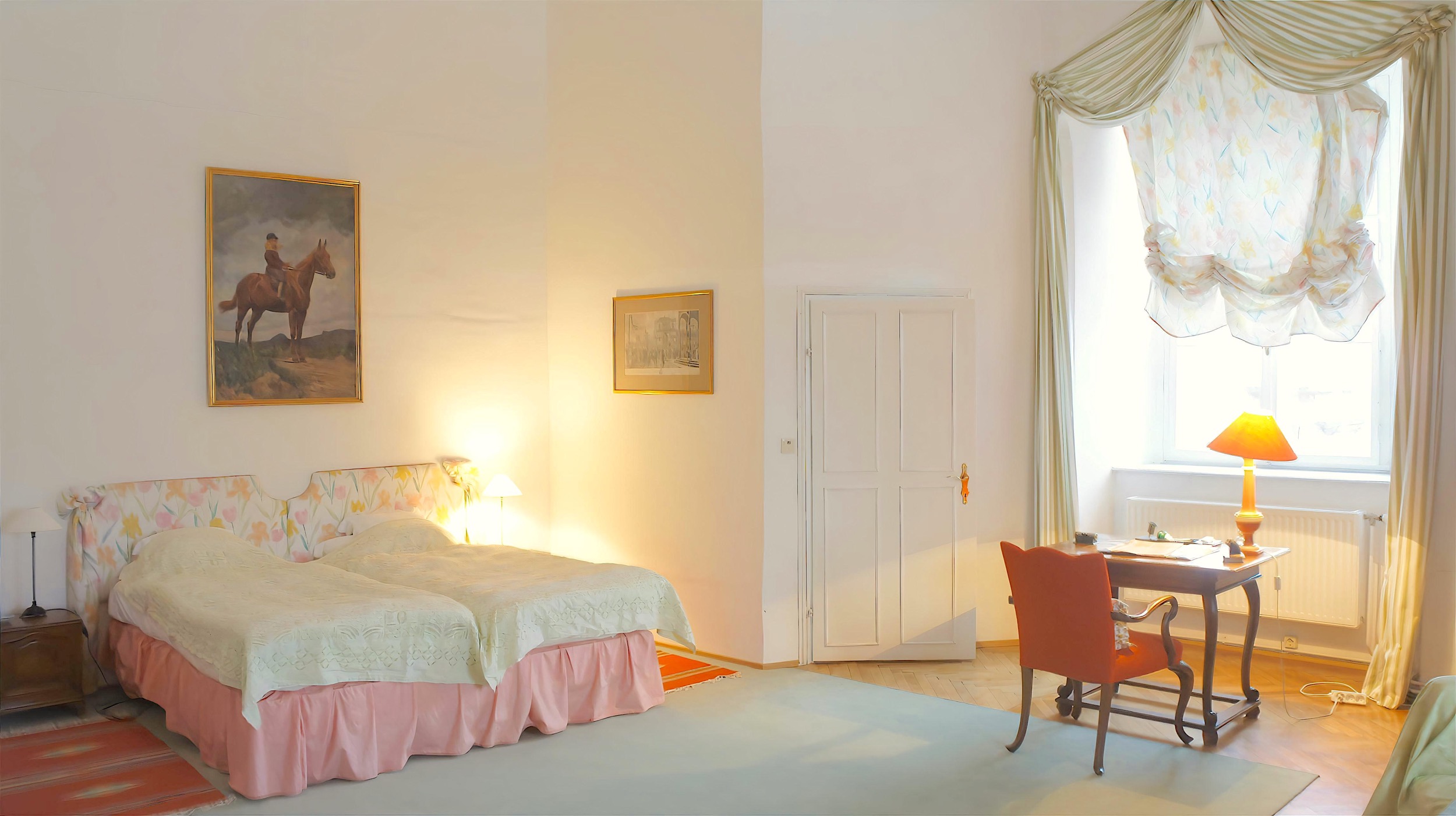 schloss wasserburg zimmer hell doppelbett